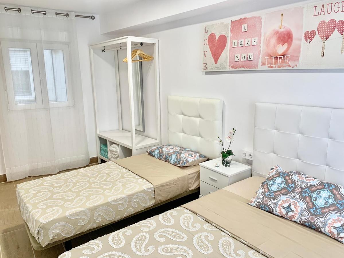 Luxury Apartment By The Sea อาลิกันเต ภายนอก รูปภาพ
